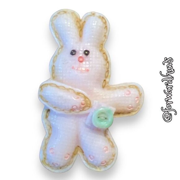 Vintage Plastic Easter Bunny Brooch Pin - Picture 1 of 8